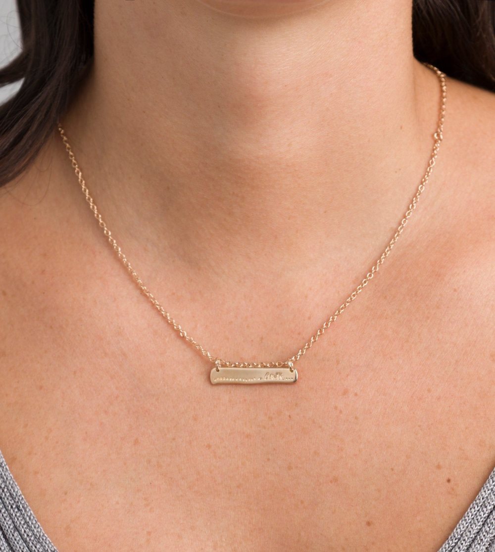 Női Anekke Golden Rune Pendant Ékszerek | AISRGL-870